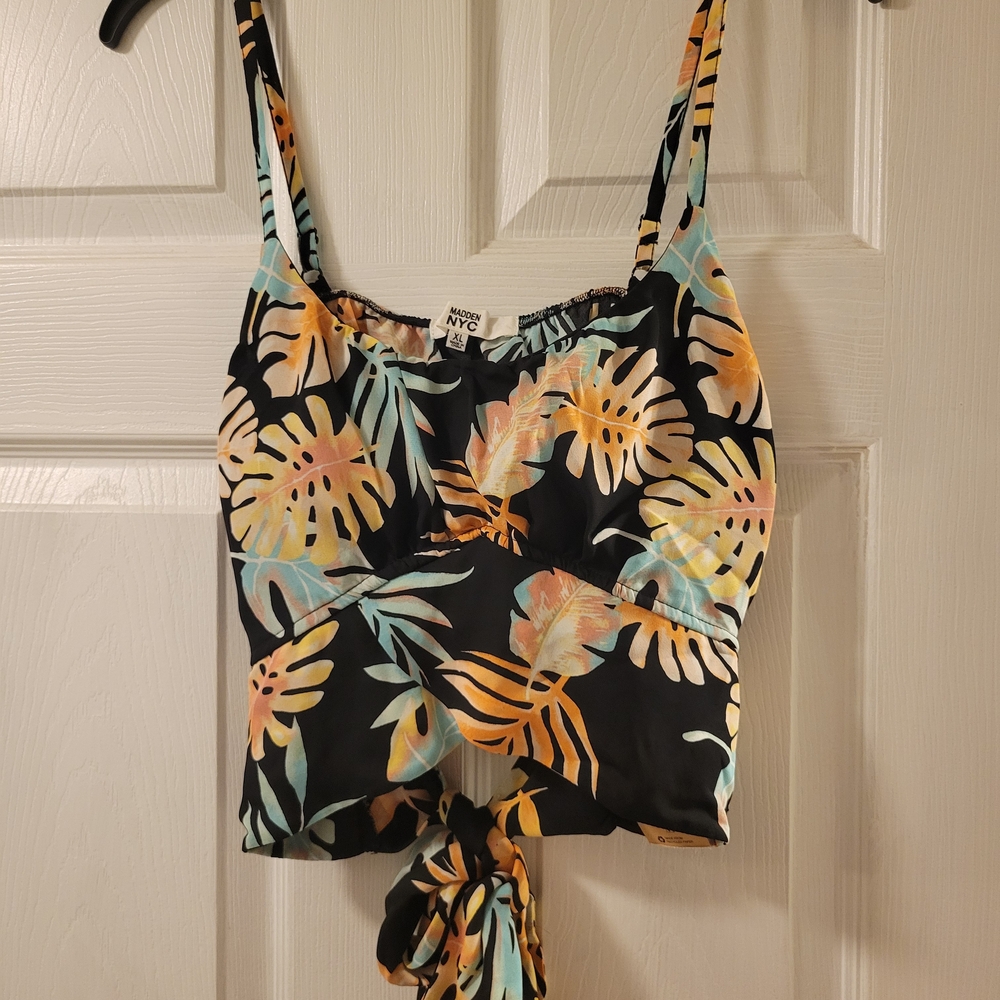 Madden Nyc Black Tropical Tie-Back Crop Tank NWT Size XL